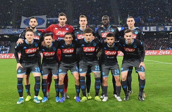 Notizie Calcio Napoli Il Napoli Si Compatta 125 Invitati Alla Cena Di Natale Grande Attesa Per Il Discorso Di De Laurentiis Sul Tema Multe